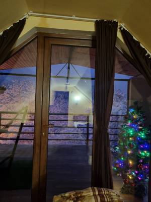 ფოტო 3: ქირავდება აივნიანი ბინა მთის პანორამული ხედით