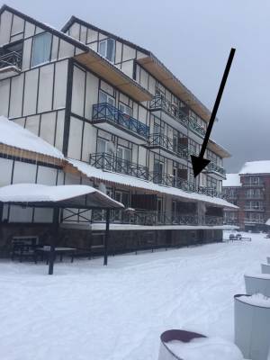 ფოტო 1: ქირავდება ოროთახიანი ლუქსის ტიპის ბინა ბაკურიანის „მგზავრებში“