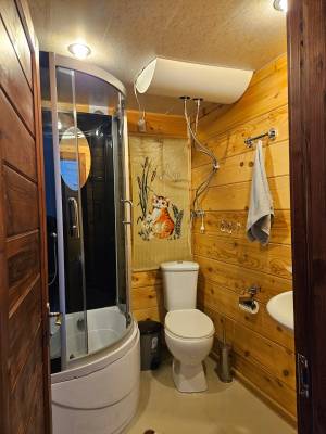 ფოტო 11: ქირავდება მგზავრებში,  ბინა ცალკე საძინებლით