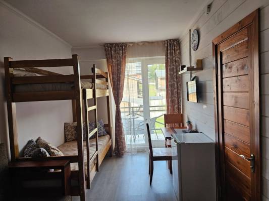 ფოტო 14: ქირავდება მგზავრებში,  ბინა ცალკე საძინებლით