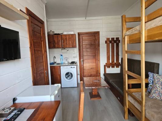 ფოტო 15: ქირავდება მგზავრებში,  ბინა ცალკე საძინებლით