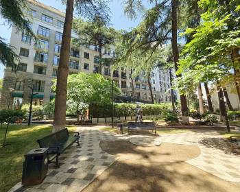 ბინა მეტრო თავისუფლების მოედანთან