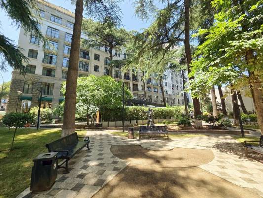 ფოტო 1: ბინა მეტრო თავისუფლების მოედანთან