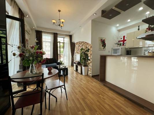 ფოტო 12: ბინა მეტრო თავისუფლების მოედანთან