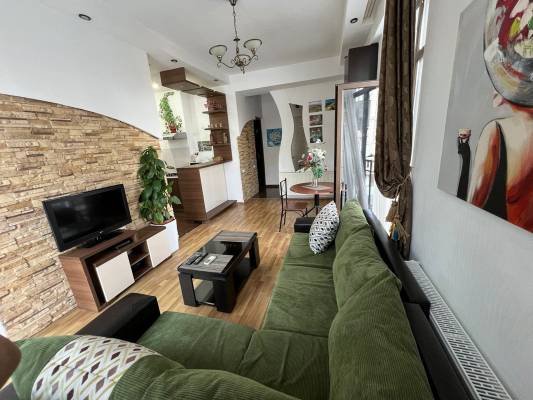 ფოტო 13: ბინა მთაწმინდაზე