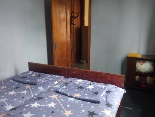 ფოტო 2: ქირავდება საოჯახო სასტუმრო ზუგდიდში