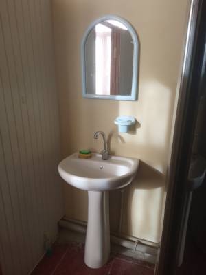 ფოტო 3: ქირავდება საოჯახო სასტუმრო ზუგდიდში