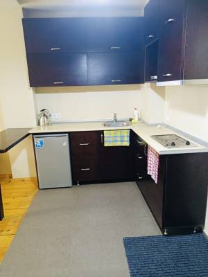 ფოტო 2: ქირავდება ბაკურიანში სასტუმრო ნომერი.