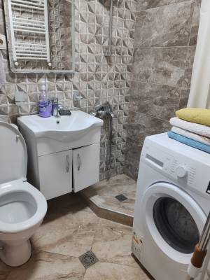 ფოტო 6: ქირავდება ბინა საბურთალოზე