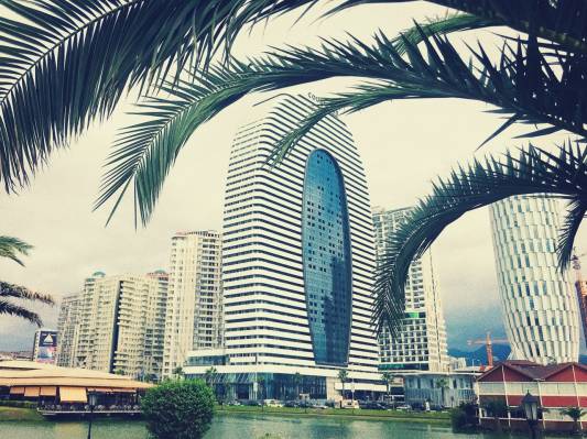 ფოტო 14: მაკდონალდსთან ქირავდება სტუდიო ტელ 568 08 27 29