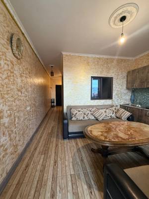 ფოტო 2: ქირავდება ბინა ბათუმში