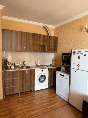 ფოტო 2: ქირავდება ბინა ბათუმში