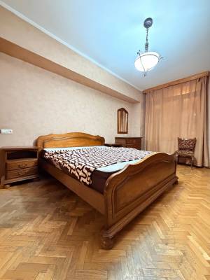 ფოტო 5: ბინა ვაკეში