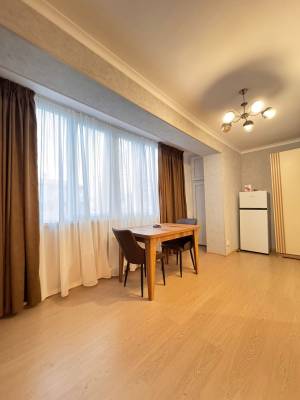 ფოტო 2: ქირავდება საათობით და დღიურად კომფორტული ბინა მიხეილ თამარშილის 17 ნომერში. ფასი დროის მიხედვით.