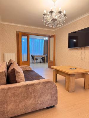 ფოტო 5: ქირავდება საათობით და დღიურად კომფორტული ბინა მიხეილ თამარშილის 17 ნომერში. ფასი დროის მიხედვით.