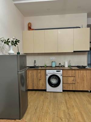 ფოტო 5: ქირავდება,  ს. ცინცაძეს N -9„