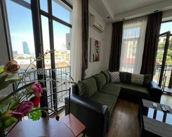 ბინა მთაწმინდაზე პარლამენტის შენობის უკან