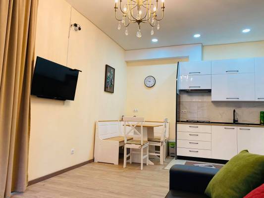 ფოტო 1: ქირავდება 2-ოთახიანი ბინა კურორტ აბასთუმანში.