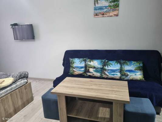 ფოტო 13: ქირავდება ოთახები საოჯახო სასტუმროში აივნითა და მთის ხედებით