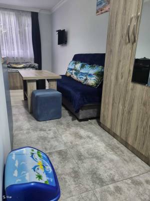 ფოტო 21: ქირავდება ოთახები საოჯახო სასტუმროში აივნითა და მთის ხედებით