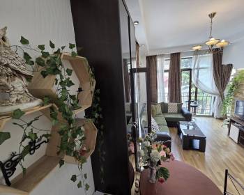 ბინა თავისუფლების მოედანთან