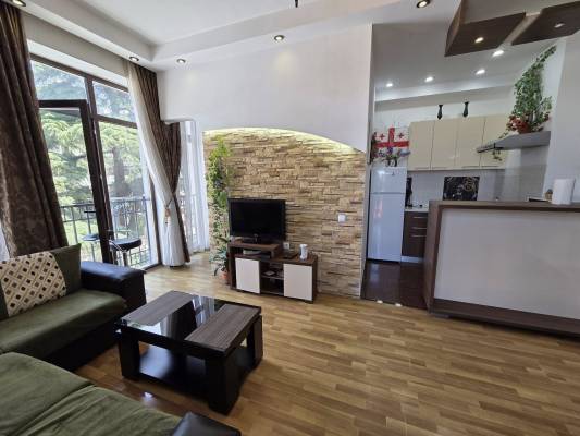 ფოტო 11: ბინა თავისუფლების მოედანთან