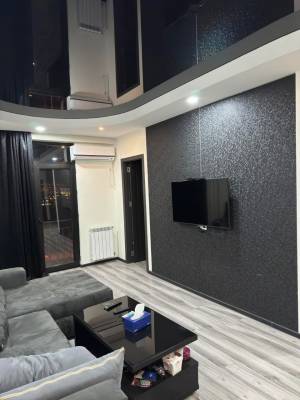 ფოტო 2: ქირავდება 2 ოთახიანი მყუდრო ბინა