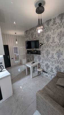 ფოტო 4: ბალახვანში ცენტრში , ქირავდება ბინა დღიურად და საათობრივად