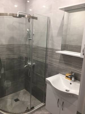 ფოტო 4: ტბელ აბუსერიძის ქუჩა 5. 23 სართულზე სტუდიო ბინა