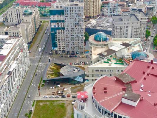 ფოტო 13: ქირავდება დღიურად ბათუმში,  მაკდონალდსთან!