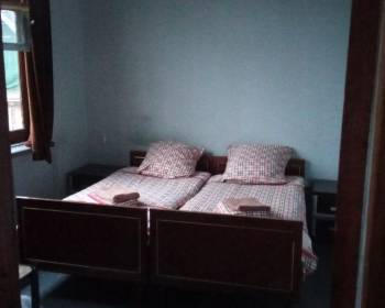 ქირავდება საოჯახო სასტუმრო ზუგდიდში