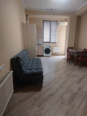 ფოტო 3: ქირავდება დღიურად ახალი აშენებული ბინა დიდ დიღომში