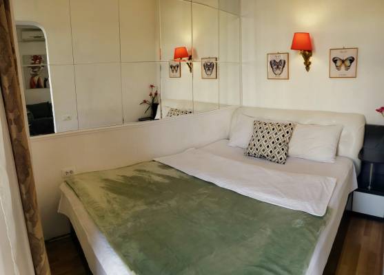 ფოტო 8: ბინა მეტრო თავისუფლების მოედანთან