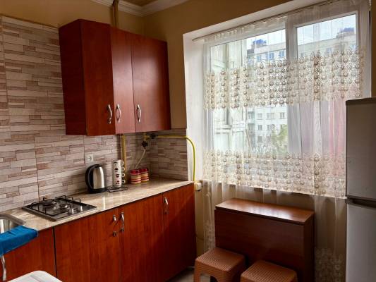 ფოტო 7: დღიურა დ. ქირავდება ერთოთახიანი ბინდა ქუთაისში