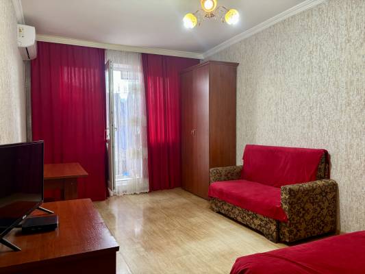 ფოტო 2: დღიურა დ. ქუთაისში ქირავდება ერთოთახიანი ბინა