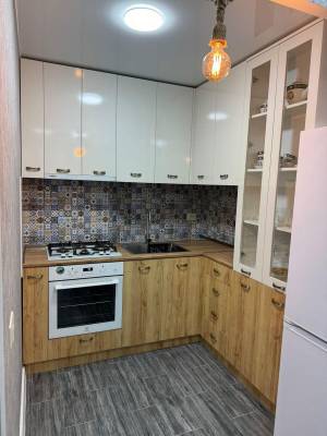 ფოტო 6: დღიურად საბურთალოზე გაგარინის 18