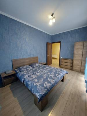 ფოტო 2: ქირავდება დღიურად და საათობრივად 3 ოთახიანი ბინა დიდ დიღომში