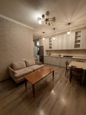 ფოტო 3: ქირავდება დღიურად და საათობრივად 2 ოთახიანი ბინა დიდ დიღომში