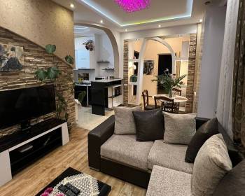 ბინა მეტრო თავისუფლების მოედანთან