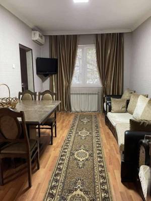 ფოტო 2: ქირავდება დღიურად ბინა ქუთაისში. თაბუკაშვილის ქუჩა 12 ნომერი ბინა. მაქვს ცენტრალური გათბობა და ყველა საჭირო ინვენტარით დიასახლისის გარეშე.