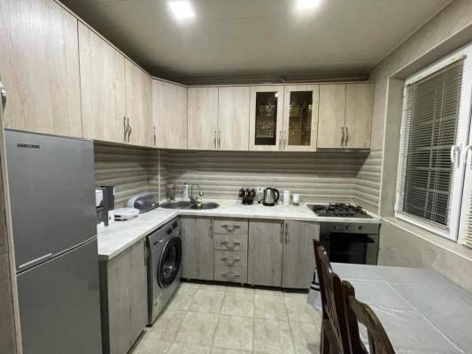 ფოტო 9: ქირავდება დღიურად ბინა ქუთაისში. თაბუკაშვილის ქუჩა 12 ნომერი ბინა. მაქვს ცენტრალური გათბობა და ყველა საჭირო ინვენტარით დიასახლისის გარეშე.