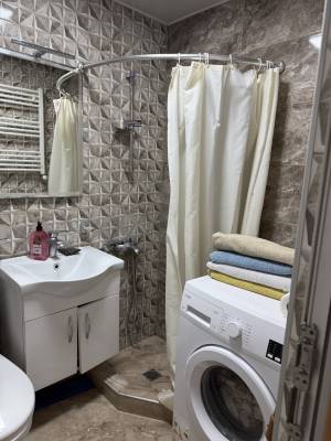 ფოტო 3: ქირავდება ბინა საბურთალოზე