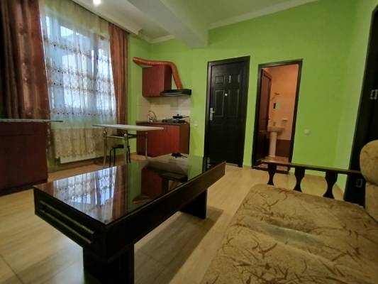 ფოტო 3: ქირავდება მყუდრო ოროთახიანი ბინა ქალაქის ერთ-ერთ საუკეთესო ლოკაციაში — კიკვიძის პარკთან ახლოს