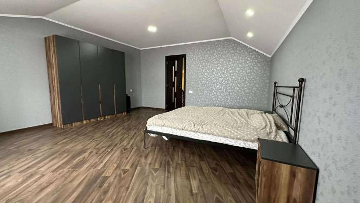 ფოტო 13: ქირავდება კერძო სახლი ნაძალადევში