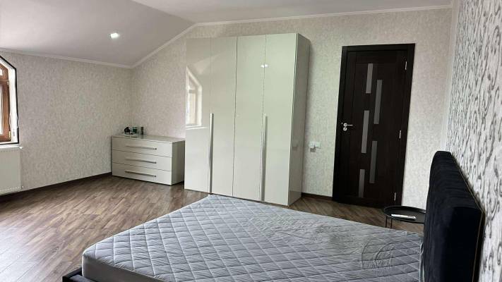 ფოტო 12: ქირავდება კერძო სახლი ნაძალადევში