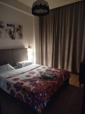 ფოტო 1: ქირავდება,  ს. ცინცაძეს N -9„.