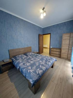 ფოტო 2: ქირავდება დღიურად და საათობრივად 3 ოთახიანი ბინა დიდ დიღომში