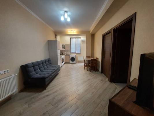 ფოტო 3: ქირავდება დღიურად და საათობრივად 3 ოთახიანი ბინა დიდ დიღომში