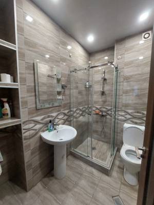 ფოტო 4: ქირავდება დღიურად და საათობრივად 3 ოთახიანი ბინა დიდ დიღომში