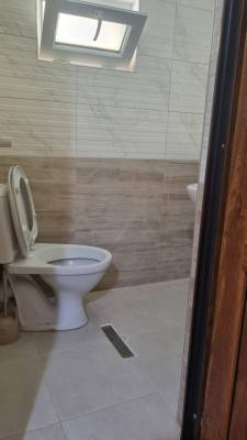 ფოტო 5: ქირავდება ორ ოთახიანი აპარტამენტი აივნითა და მთის პანორამული ხედით